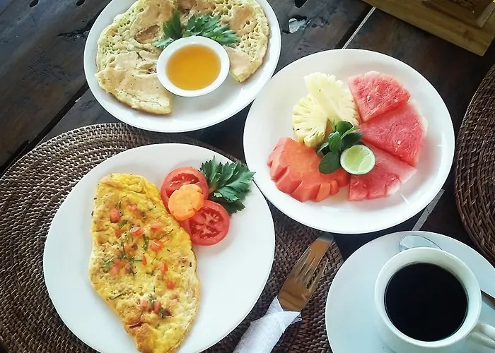 Made Oka And Warung Affittacamere Munduk